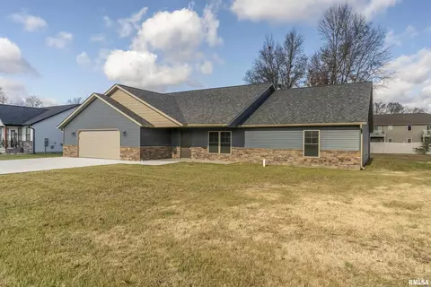 1109 Wildflower Ln, Herrin, IL 62948