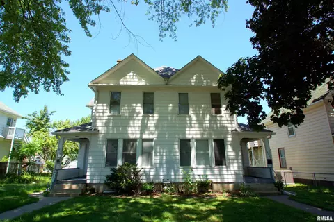 916 W 15th St, Davenport, IA 52804