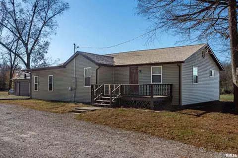 895 E Cole St, Du Quoin, IL 62832
