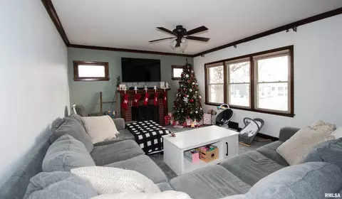 525 22nd Ave, Moline, IL 61265 photo 2