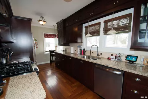 525 22nd Ave, Moline, IL 61265 photo 8