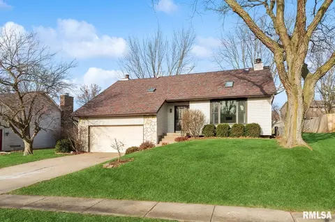 1500 Grapler Ct, Bettendorf, IA 52722
