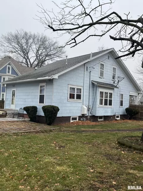 249 Dwight St, Kewanee, IL 61443 photo 3
