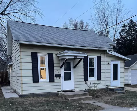 262 17th Ave N, Clinton, IA 52732