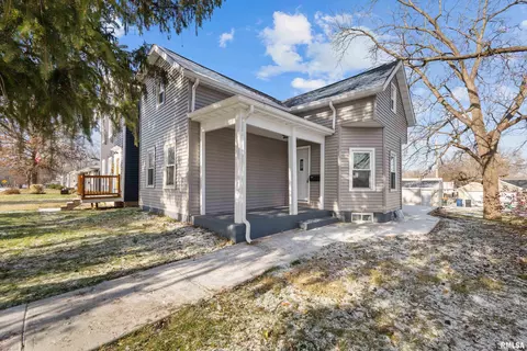 604 W 30th St, Davenport, IA 52803