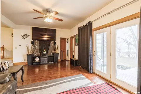 643 W Lincolnway Rd, Morrison, IL 61270 photo 12