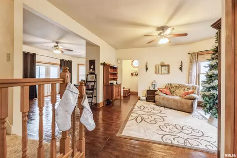 643 W Lincolnway Rd, Morrison, IL 61270 photo 8