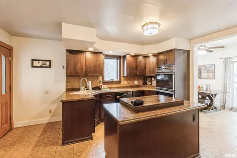 643 W Lincolnway Rd, Morrison, IL 61270 photo 13