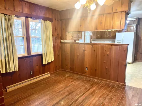 507 E Allen St, Marion, IL 62959 photo 9