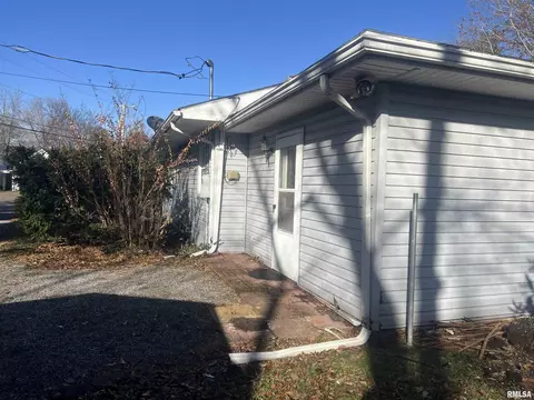 507 E Allen St, Marion, IL 62959 photo 4