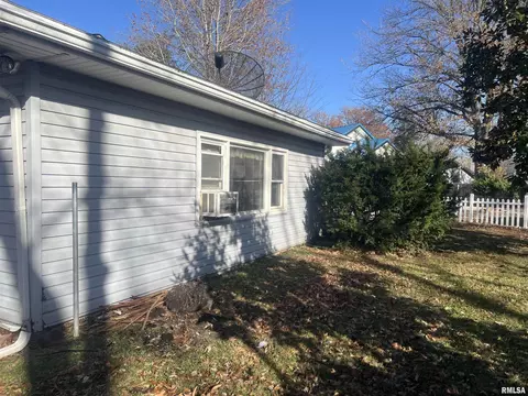 507 E Allen St, Marion, IL 62959 photo 5