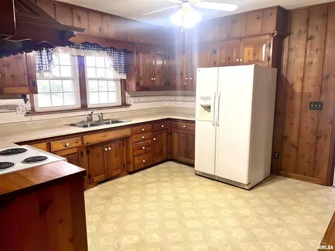 507 E Allen St, Marion, IL 62959 photo 14