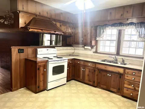 507 E Allen St, Marion, IL 62959 photo 12