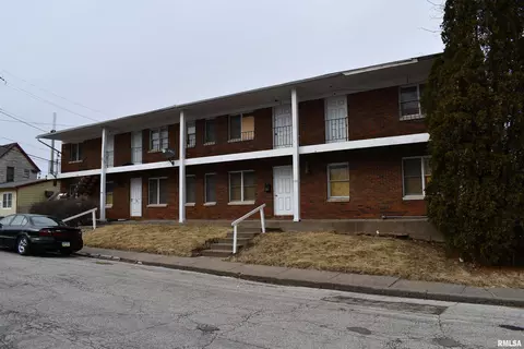 122 E 17th St, Davenport, IA 52803