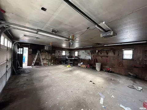 1602 11th St, Moline, IL 61265 photo 2