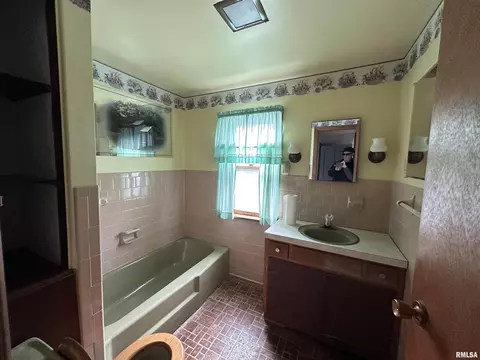1602 11th St, Moline, IL 61265 photo 9
