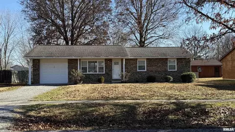 104 S Pecan St, De Soto, IL 62924