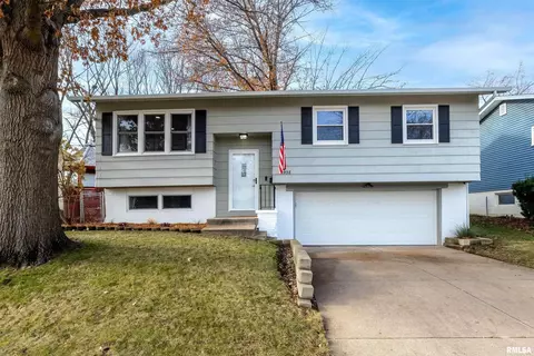 2938 Oxford Dr, Bettendorf, IA 52722