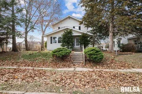 2202 Western Ave, Davenport, IA 52803
