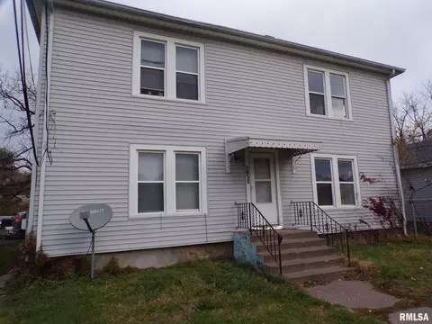 1450 W 4th St, Davenport, IA 52802