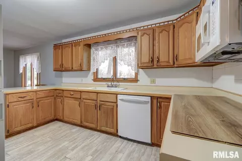 10 N 6th St, Fulton, IL 61252 photo 2