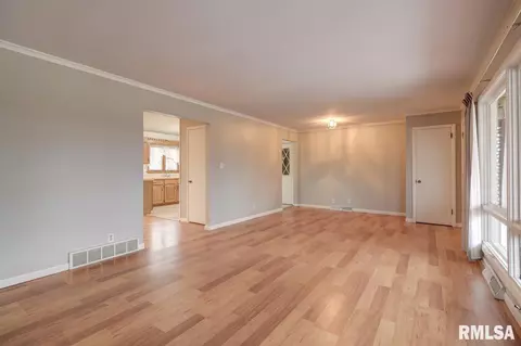 10 N 6th St, Fulton, IL 61252 photo 5