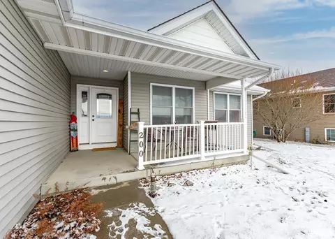 200 Misty Ln, Colona, IL 61241