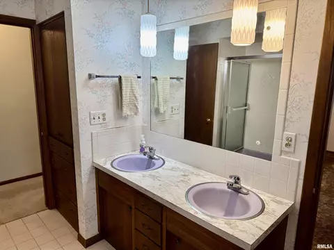 3008 36th St, Moline, IL 61265 photo 13