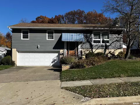 3008 36th St, Moline, IL 61265