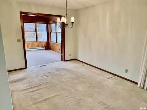 3008 36th St, Moline, IL 61265 photo 7