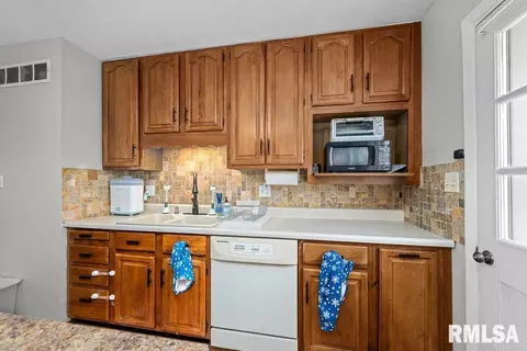 4809 50th Ave, Moline, IL 61265 photo 10