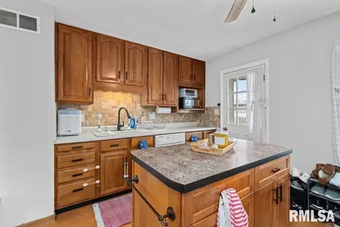 4809 50th Ave, Moline, IL 61265 photo 9