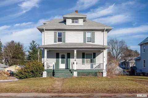 1014 W Locust St, Davenport, IA 52804