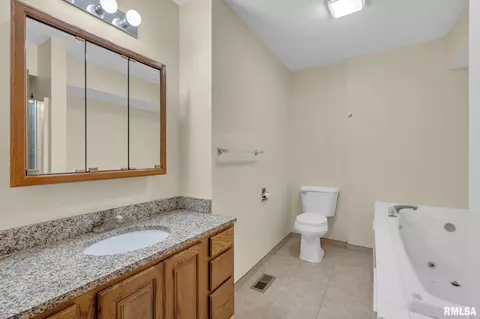 1509 36th Ave, Moline, IL 61265 photo 18