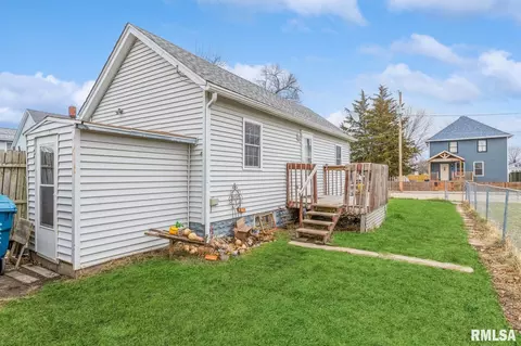 1333 17th St, East Moline, IL 61244