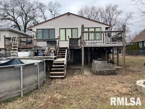 17345 245th Ave, Pleasant Valley, IA 52767