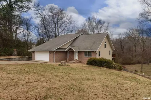 166 Cashen Dr, Makanda, IL 62958