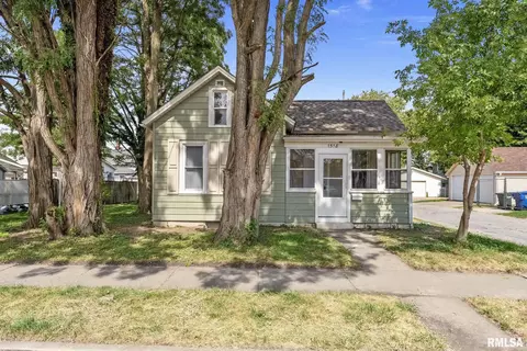1518 W 17th St, Davenport, IA 52804