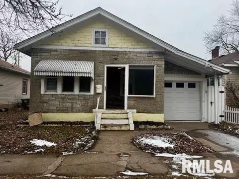 1415 S 8th St, Clinton, IA 52732