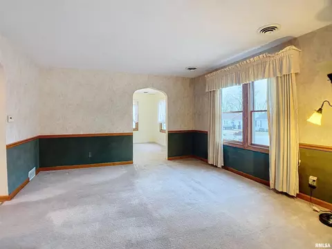 2401 48th St, Moline, IL 61265 photo 7