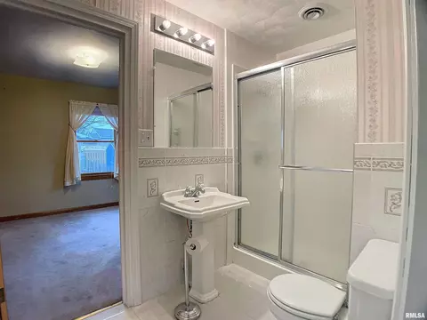 2401 48th St, Moline, IL 61265 photo 16