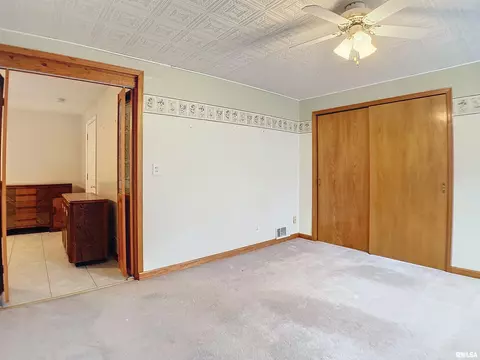 2401 48th St, Moline, IL 61265 photo 24