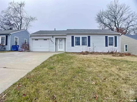 2401 48th St, Moline, IL 61265