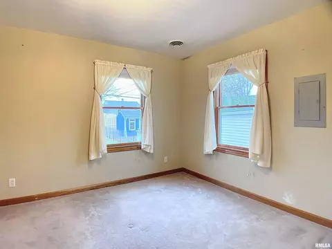 2401 48th St, Moline, IL 61265 photo 18