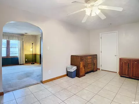 2401 48th St, Moline, IL 61265 photo 11
