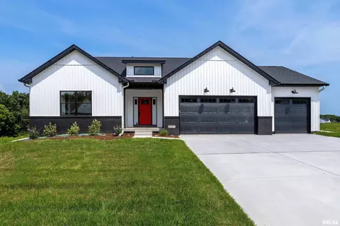 6757 St Marie Ct, Bettendorf, IA 52722