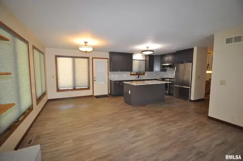 1 Timberwood Ct, Moline, IL 61265 photo 7