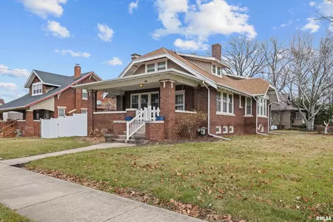 442 S Tremont St, Kewanee, IL 61443