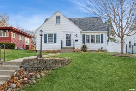 2323 Armil Pl, Davenport, IA 52804