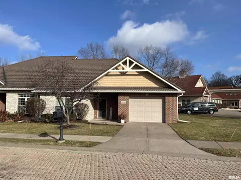 1018 2nd Street Ct, Moline, IL 61265